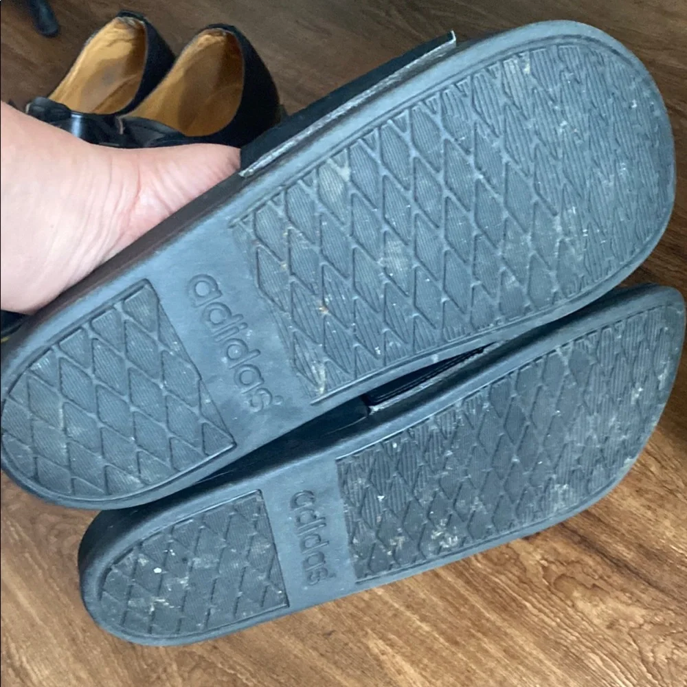 Adidas Men’s Black Adilette Slide Sandals size 8